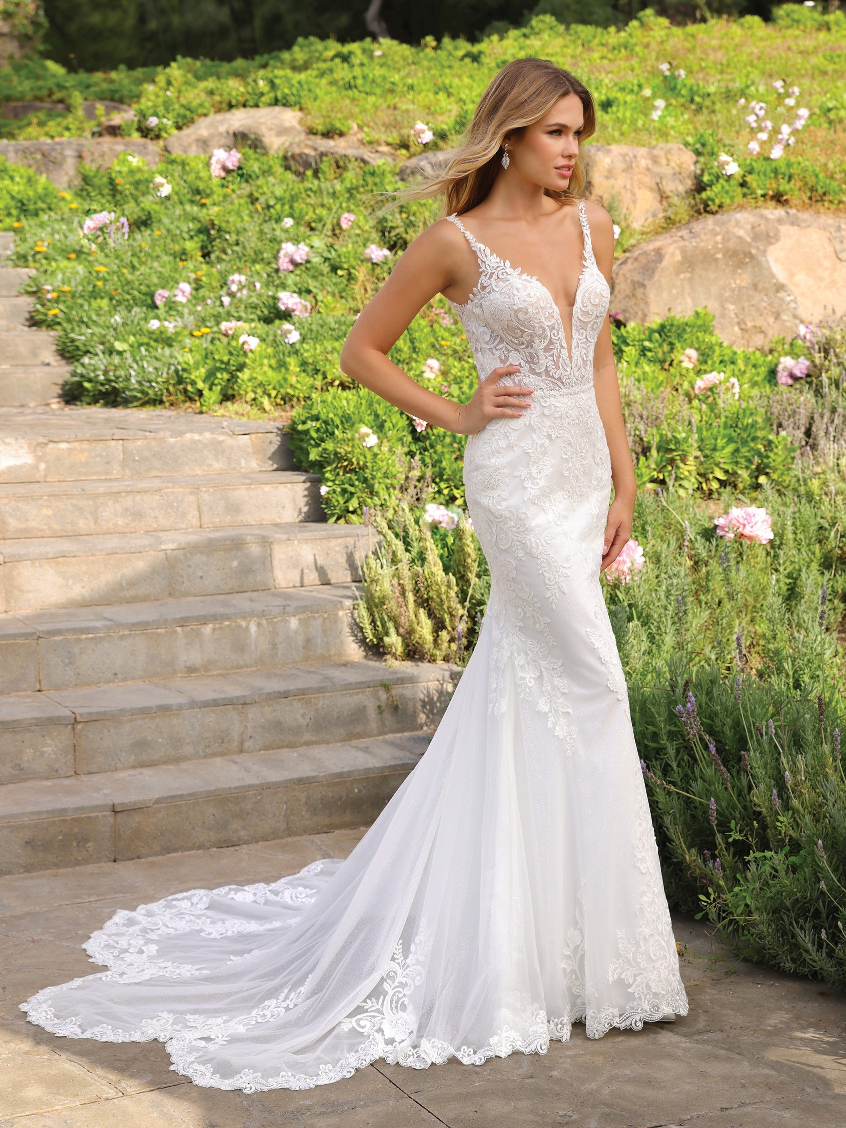 ANNALENA | Mermaid wedding dress with V-neck | Ladybird