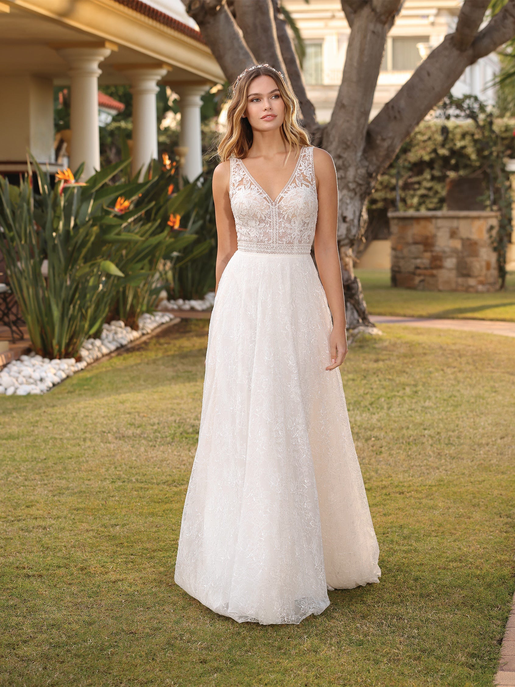 V neck best sale boho wedding dress