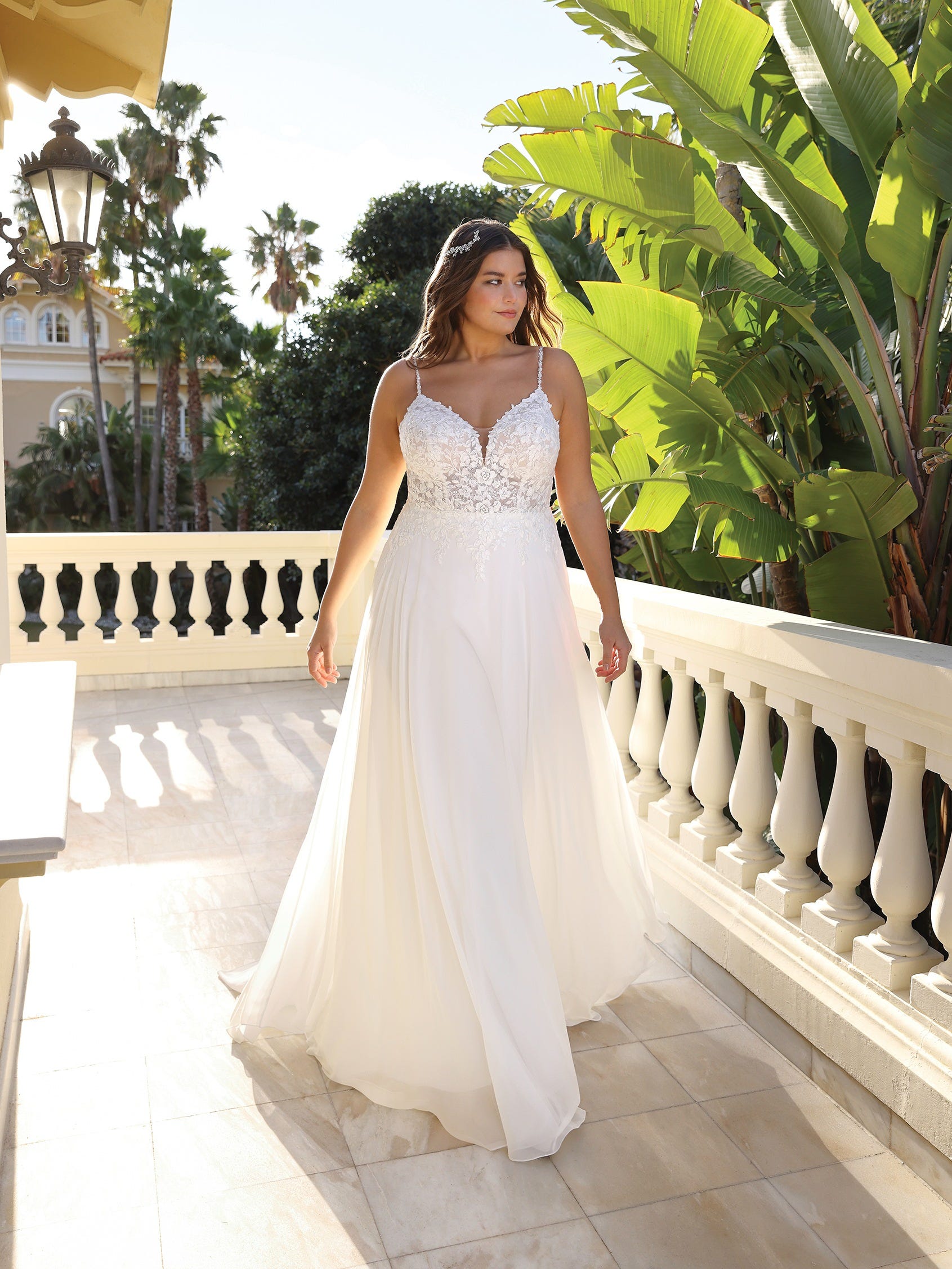 Plus Size Wedding Dresses With Sleeves: 21 Ideas For Bride | Plus size  wedding dresses with sleeves, Plus size wedding gowns, Plus wedding dresses